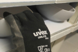 死Handwerkstopferei Denby陶器公司Großbritannien setzt auf uvex Schutzkleidung毛皮您Angestellten